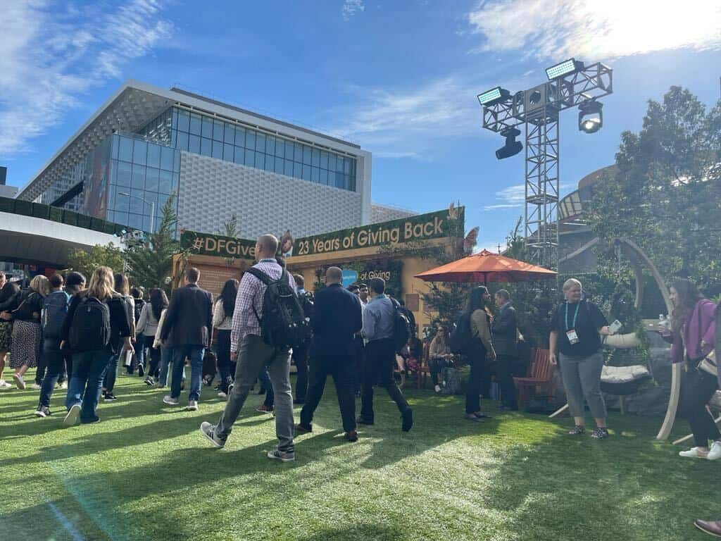 Attendees gathering for Dreamforce 2022